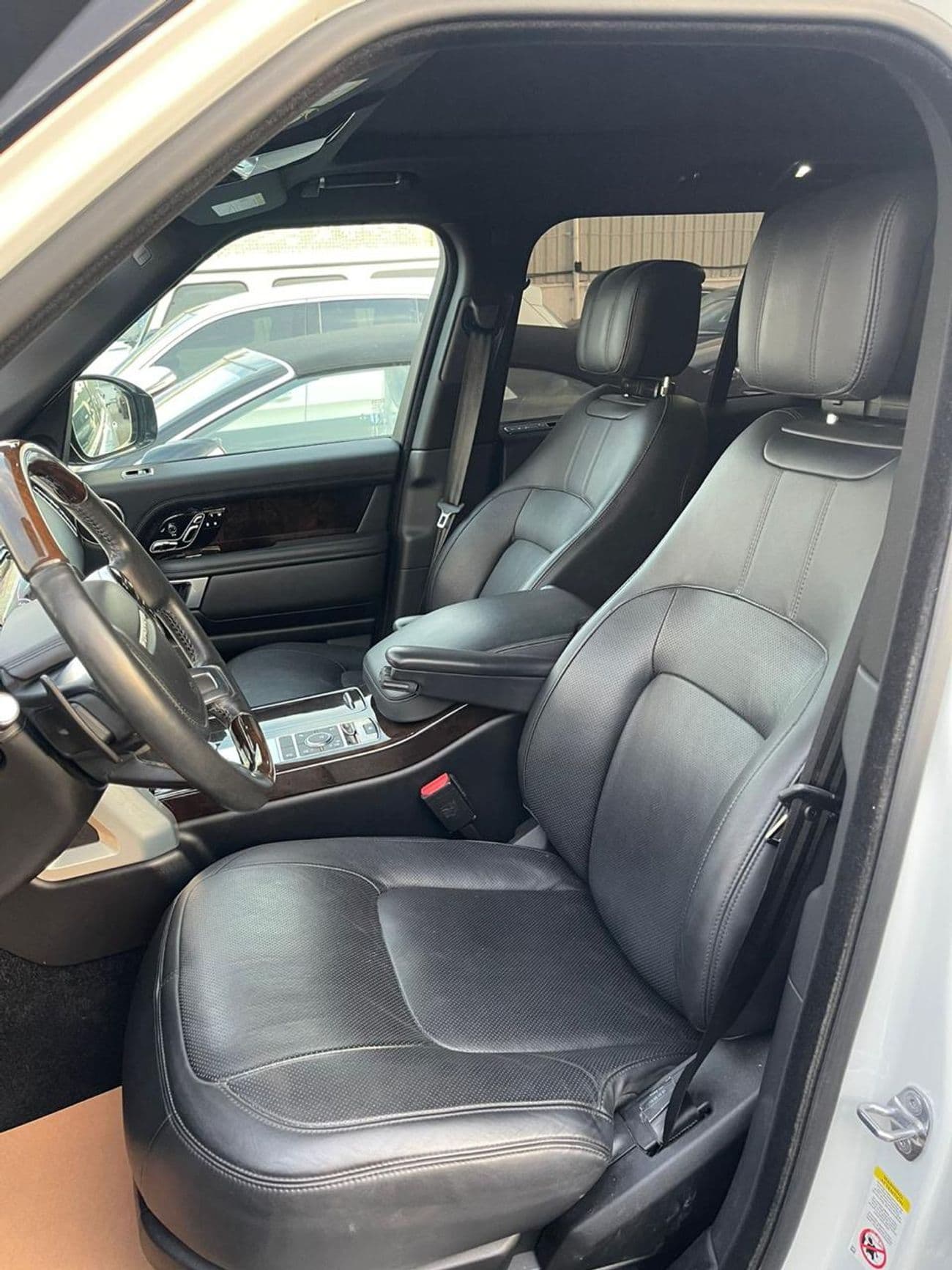 2019 Land Rover Range Rover AUTOBIOGRAPHY thumbnail 6