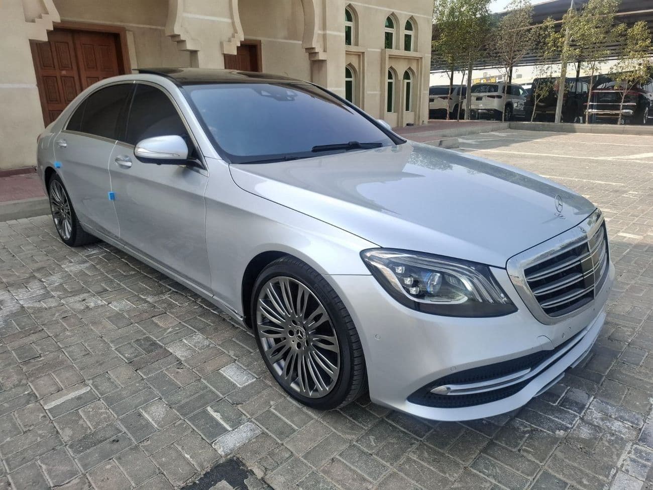 2018 Mercedes Benz S560 L AMG thumbnail 4