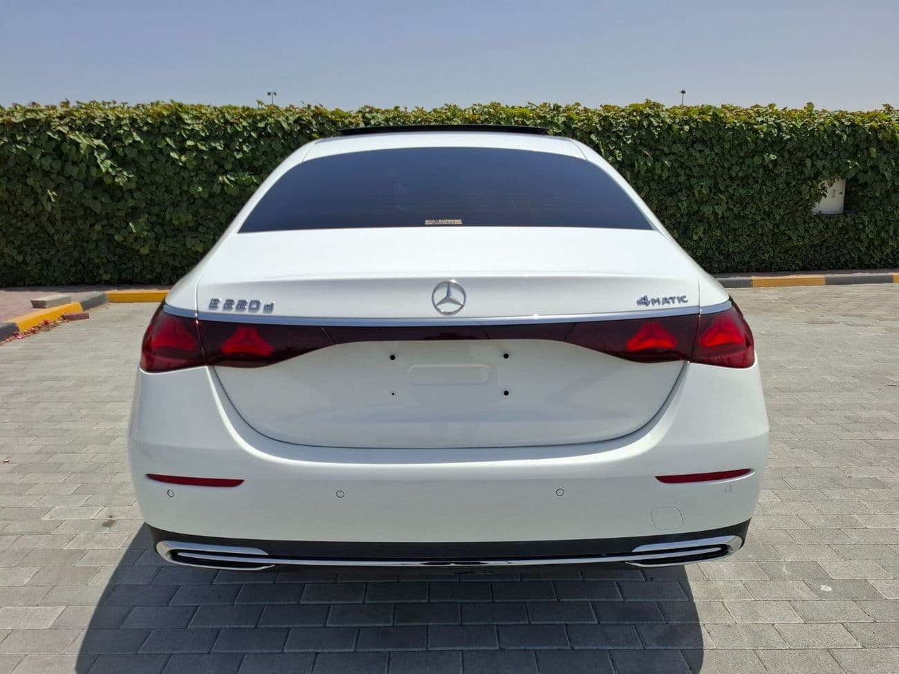 2025 Mercedes Benz E220 thumbnail 5