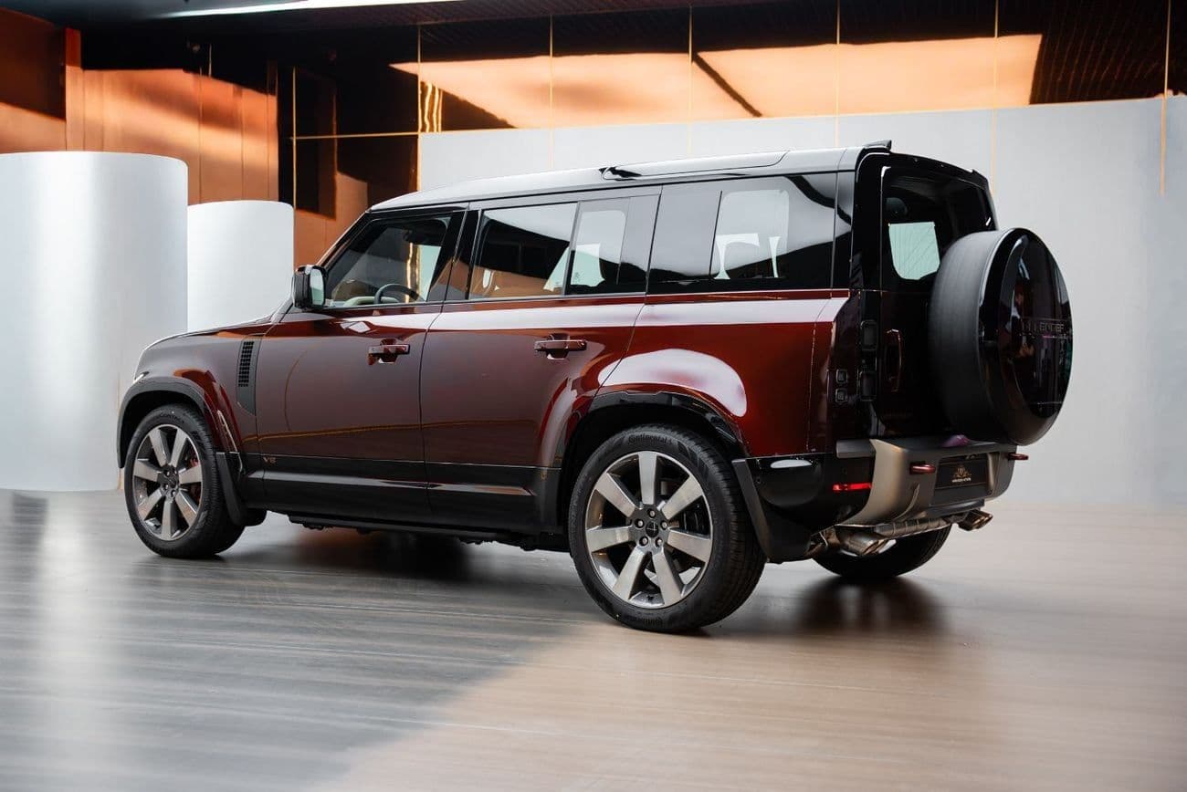 2026 Land Rover Defender 110 ULTIMATE EDITION P525 thumbnail 4