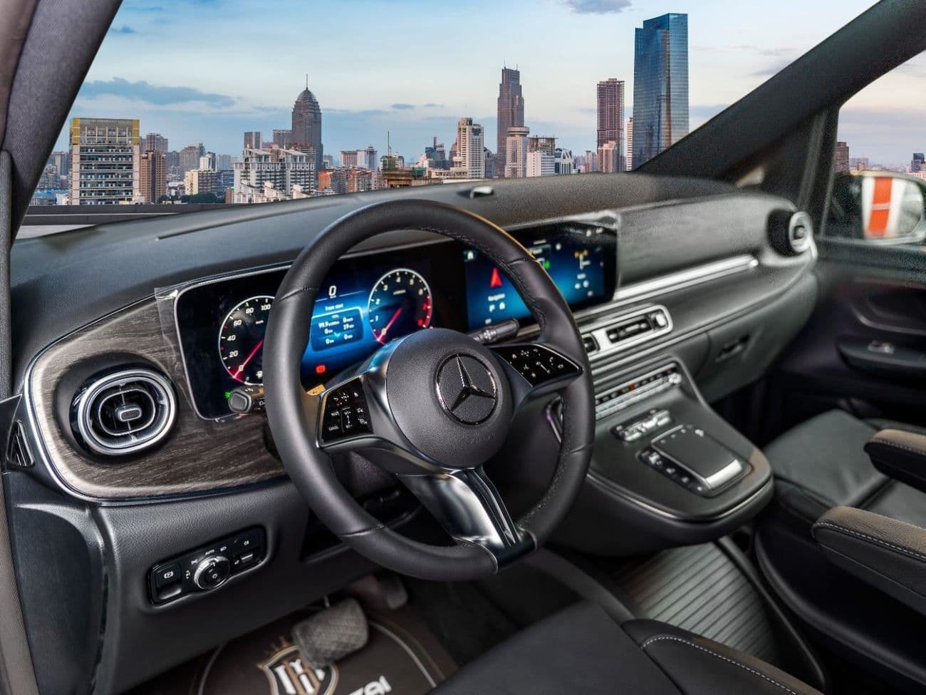 2026 Mercedes Benz V300 AVANTGARDE thumbnail 6