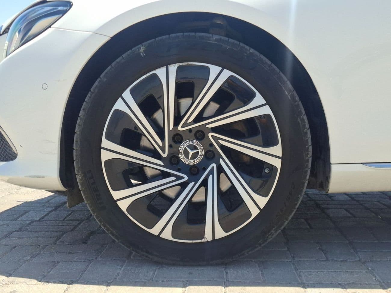 2019 Mercedes Benz E220 thumbnail 8