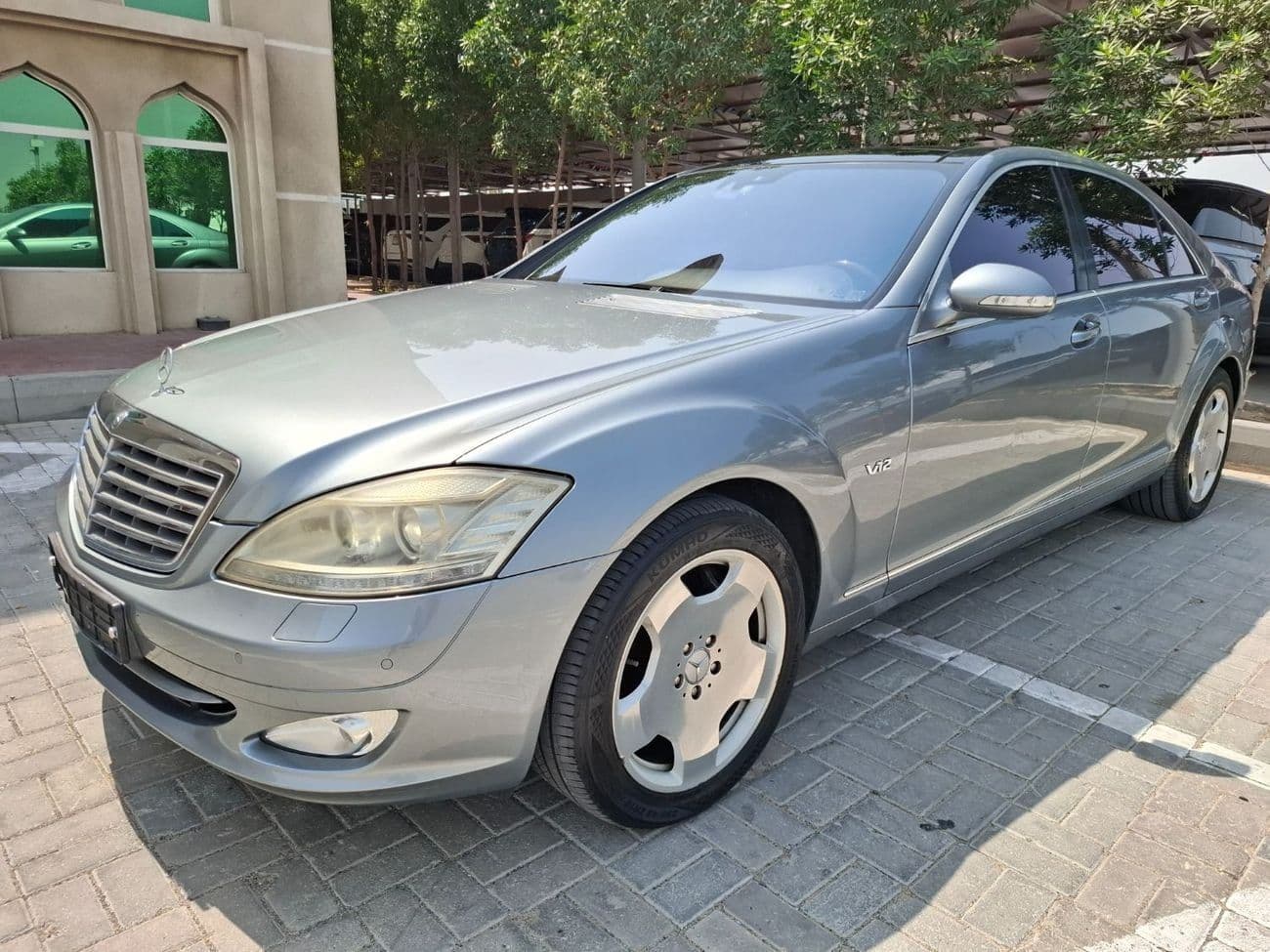 2006 Mercedes Benz S600 LWB thumbnail 3