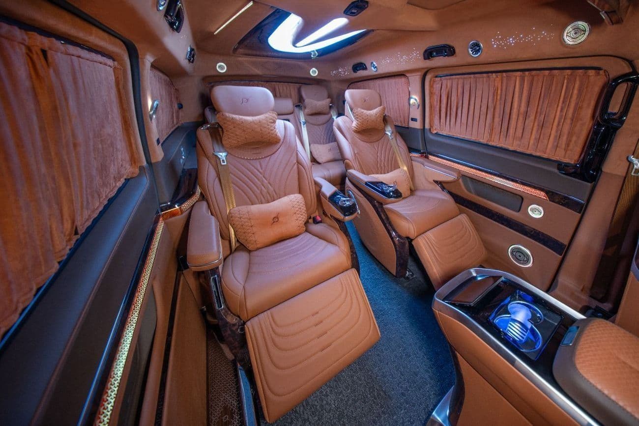 2025 Mercedes Benz V300