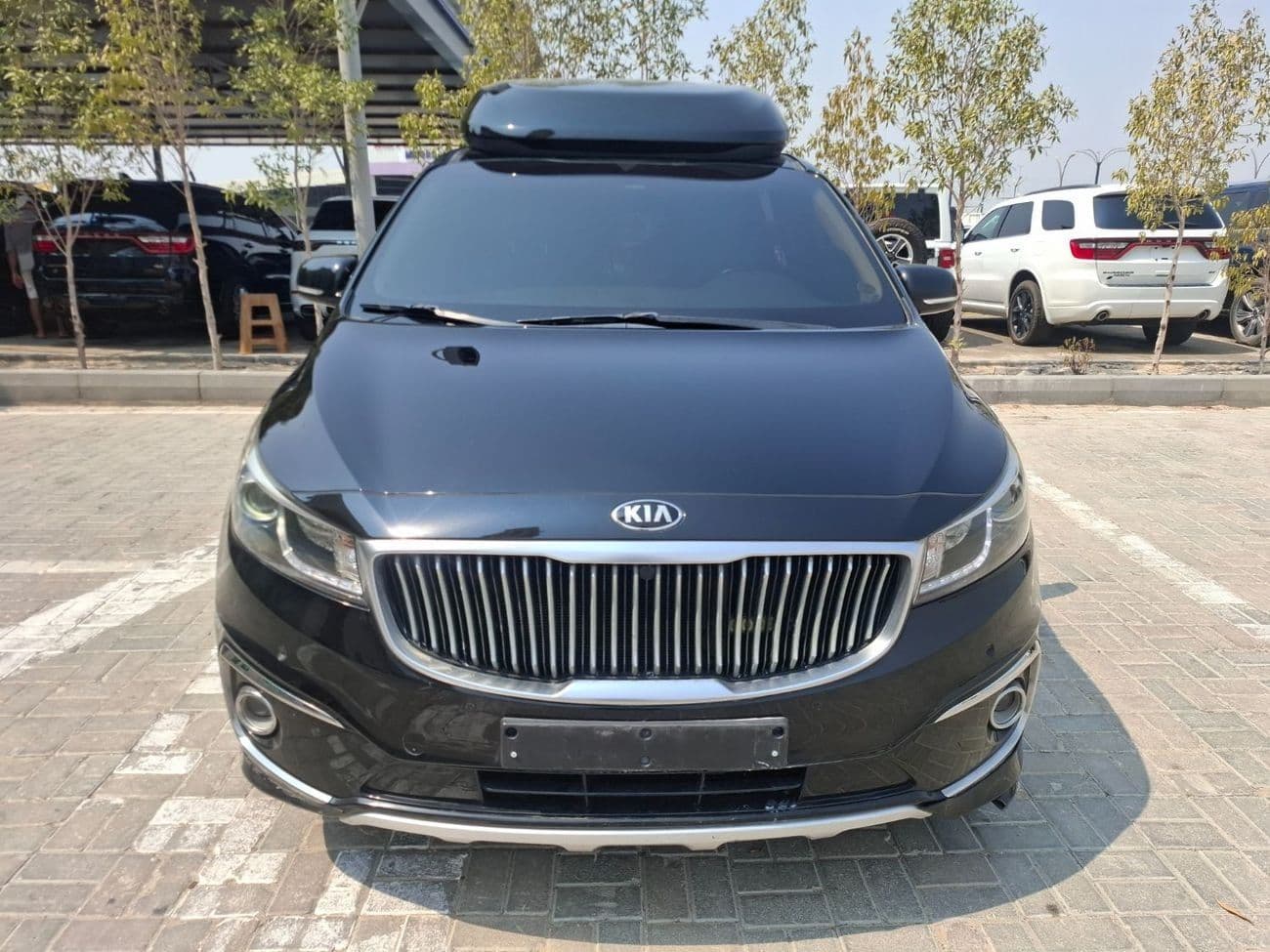 2016 Kia Carnival thumbnail 2