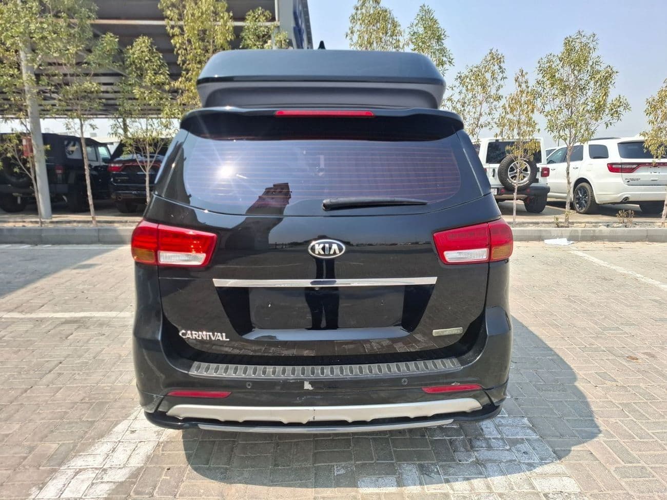 2016 Kia Carnival thumbnail 5