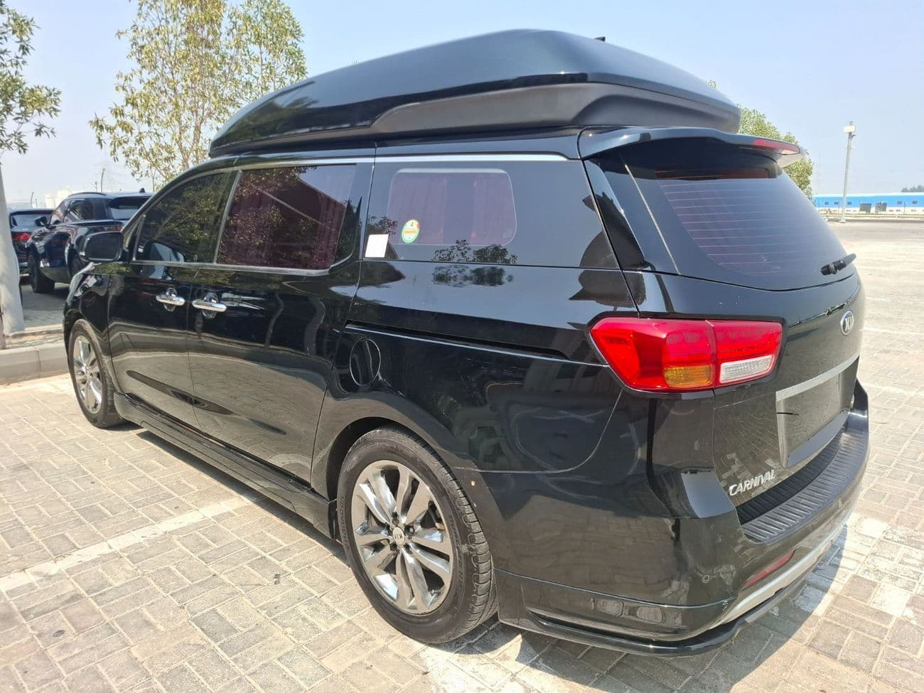 2016 Kia Carnival thumbnail 6
