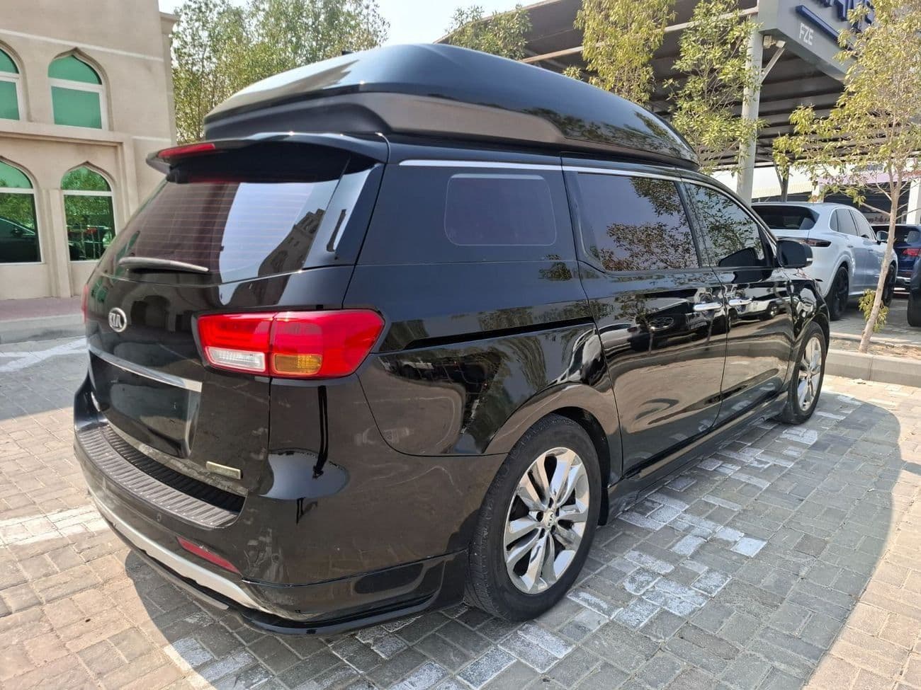 2016 Kia Carnival thumbnail 7