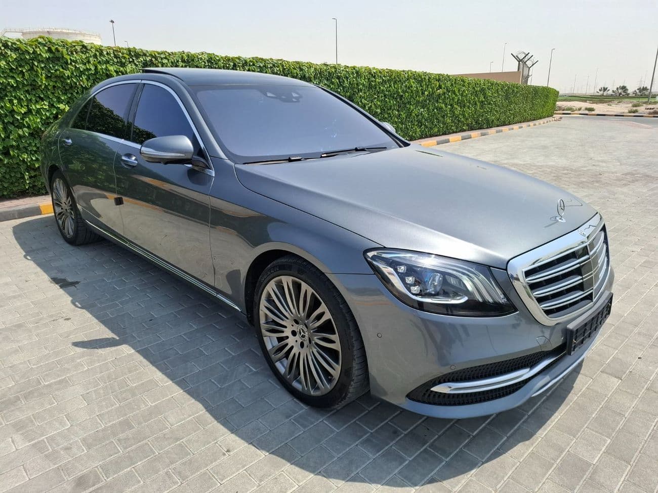 2019 Mercedes Benz S560 L AMG thumbnail 4