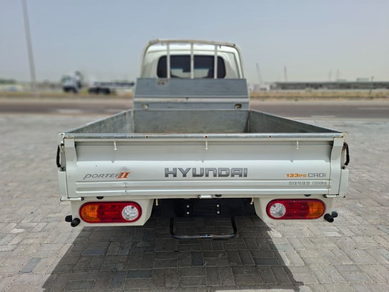 2016 Hyundai Porter STANDARD thumbnail 4