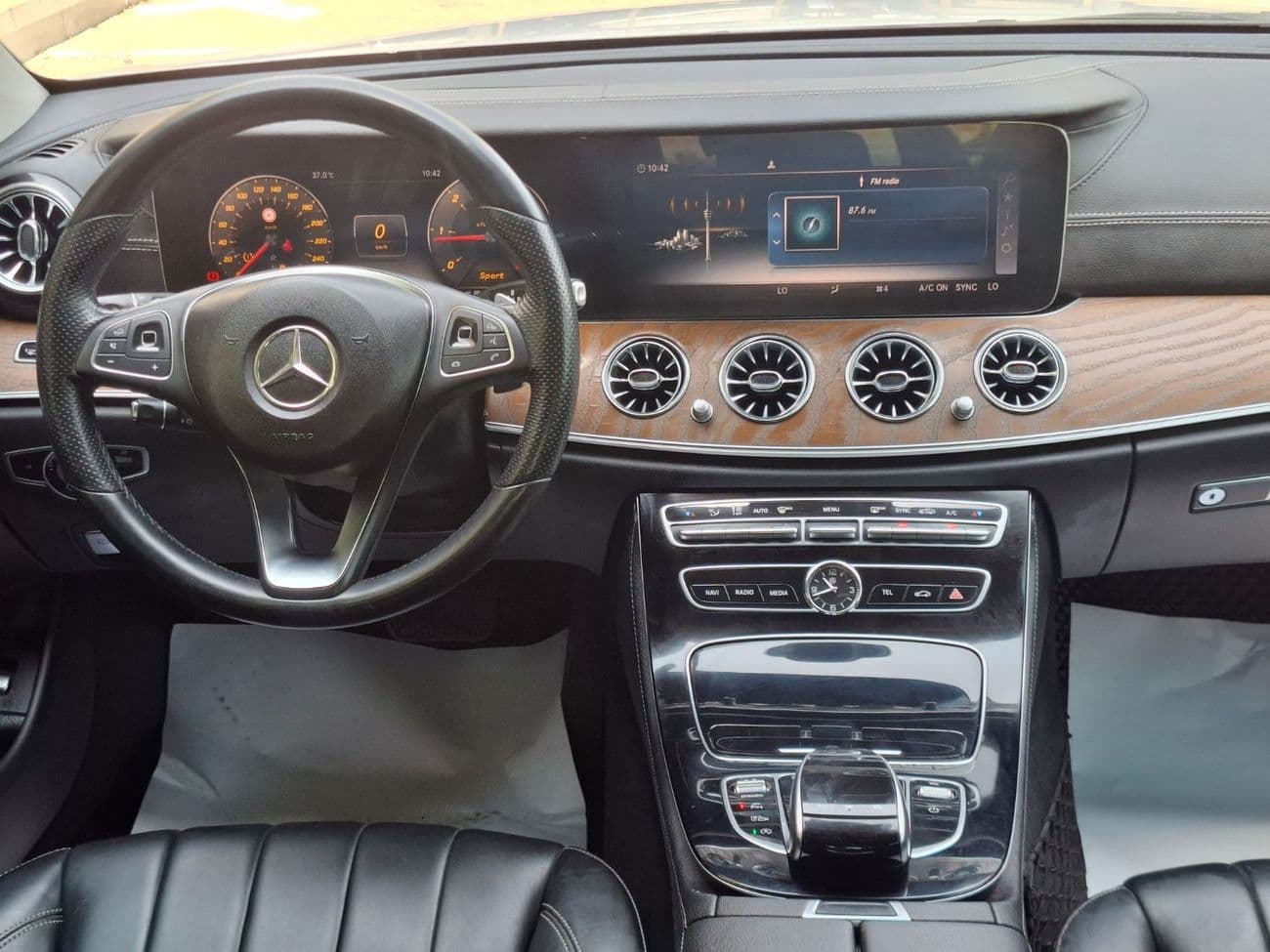 2017 Mercedes Benz E220 D STANDARD thumbnail 8