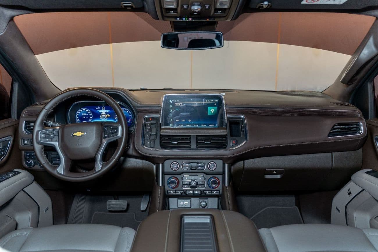 2024 Chevrolet Suburban LT thumbnail 2
