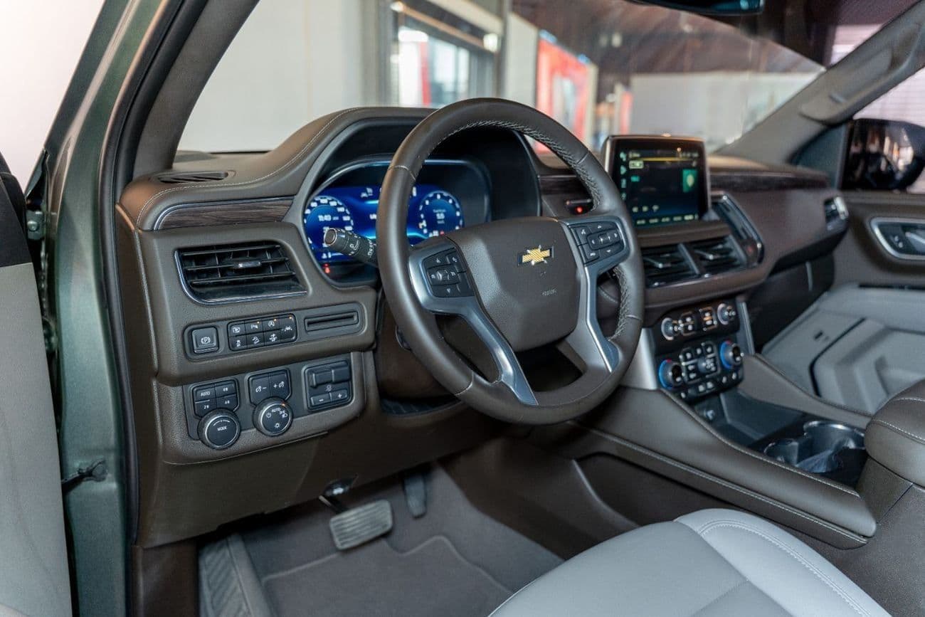 2024 Chevrolet Suburban LT thumbnail 7