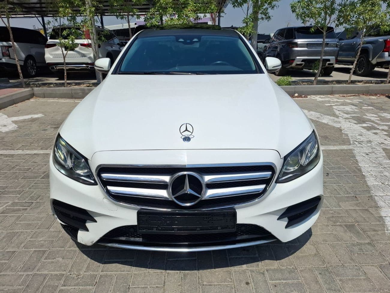 2017 Mercedes Benz E220 D STANDARD thumbnail 2
