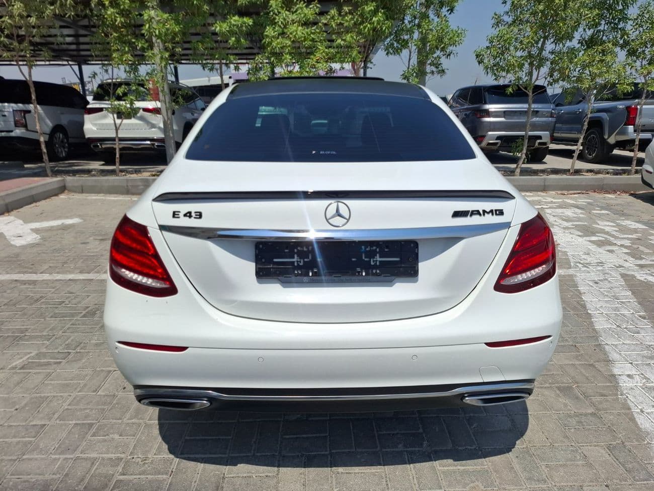2017 Mercedes Benz E220 D STANDARD thumbnail 5