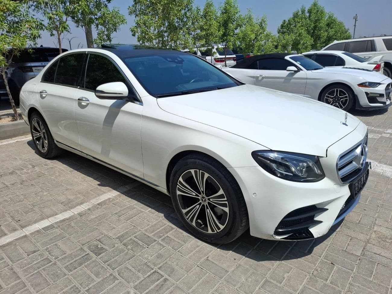 2017 Mercedes Benz E220 D STANDARD thumbnail 4