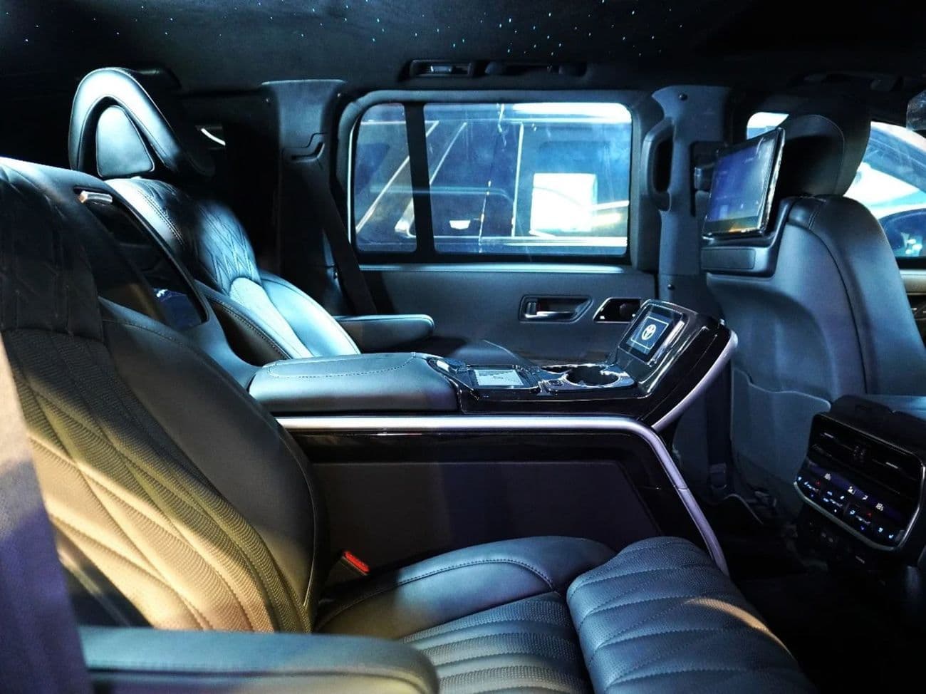 2026 Toyota Land Cruiser Barugzai VIP thumbnail 4
