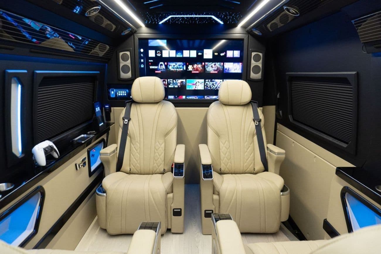 2026 Toyota Hiace GL thumbnail 2