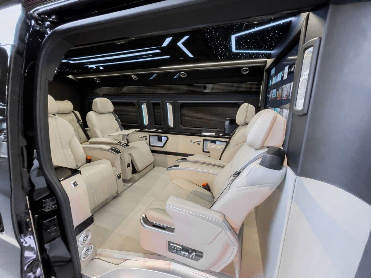 2026 Toyota Hiace GL thumbnail 4