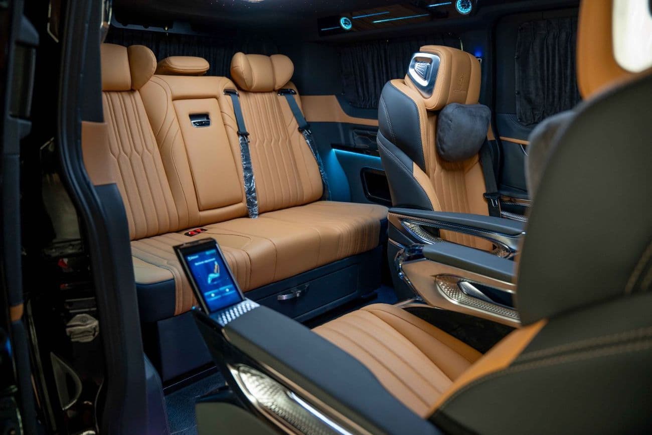 2025 Ford Tourneo Custom thumbnail 2