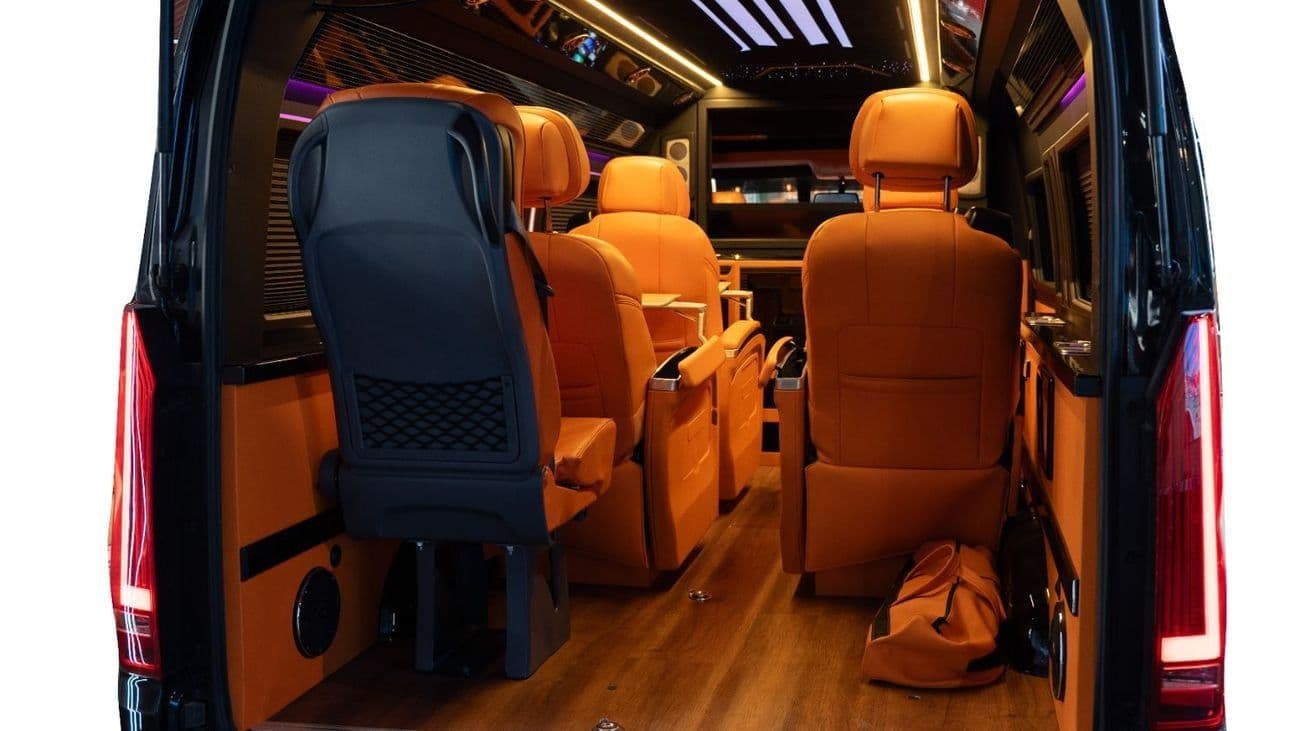 2026 Toyota Hiace GL thumbnail 6
