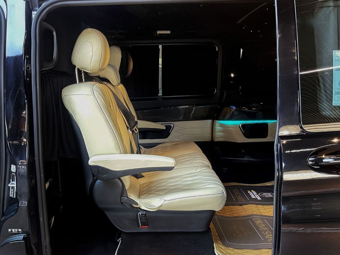 2026 Mercedes Benz V300 AVANTGARDE thumbnail 8