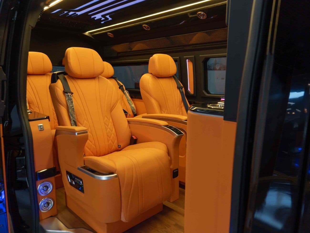 2026 Toyota Hiace GL thumbnail 2