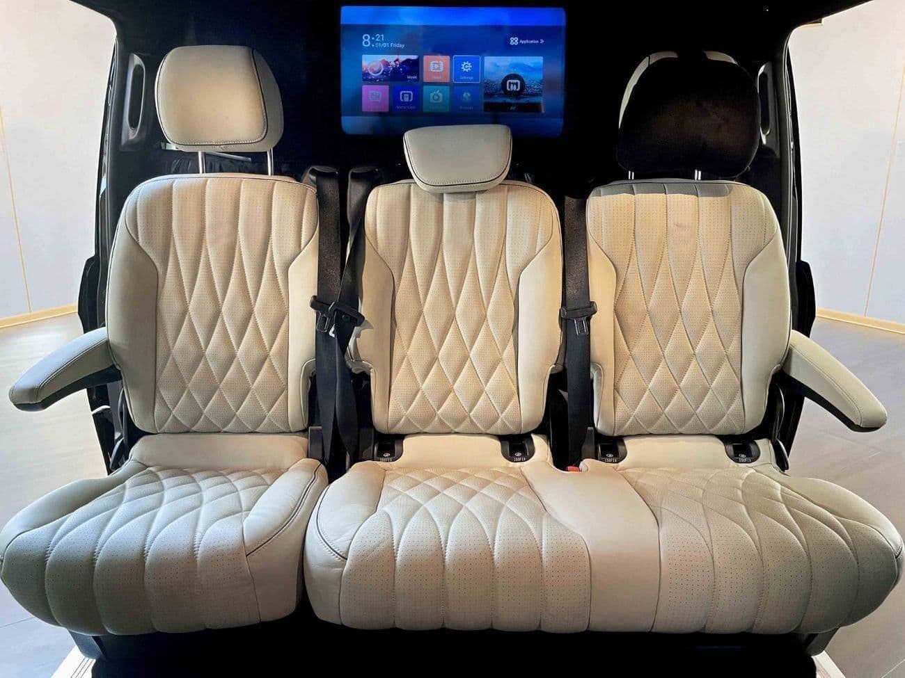 2026 Mercedes Benz V300 AVANTGARDE