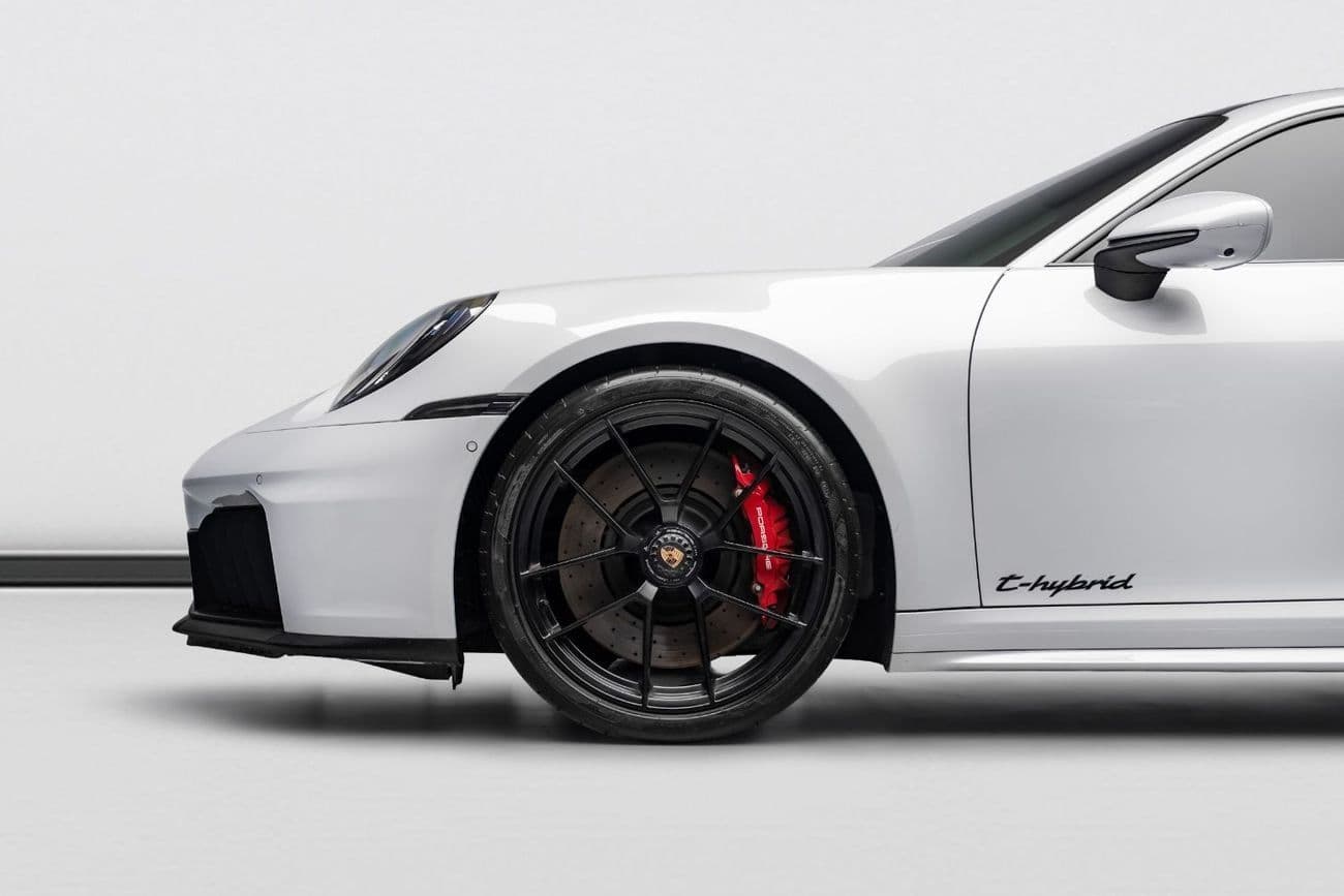2025 Porsche 911 CARRERA GTS thumbnail 7