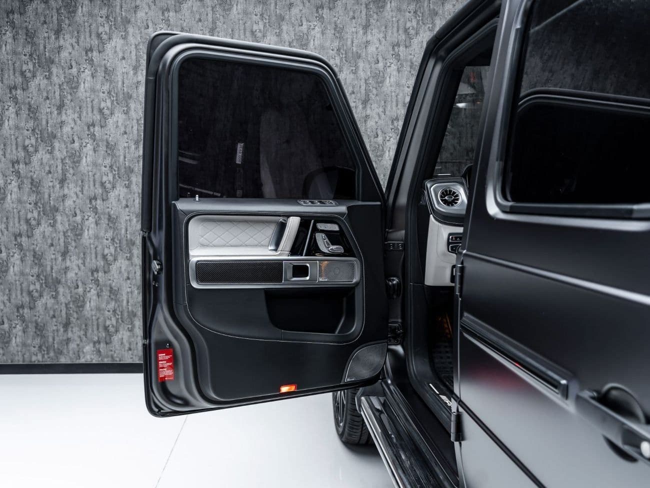 2020 Mercedes Benz G63 AMG STANDARD thumbnail 7