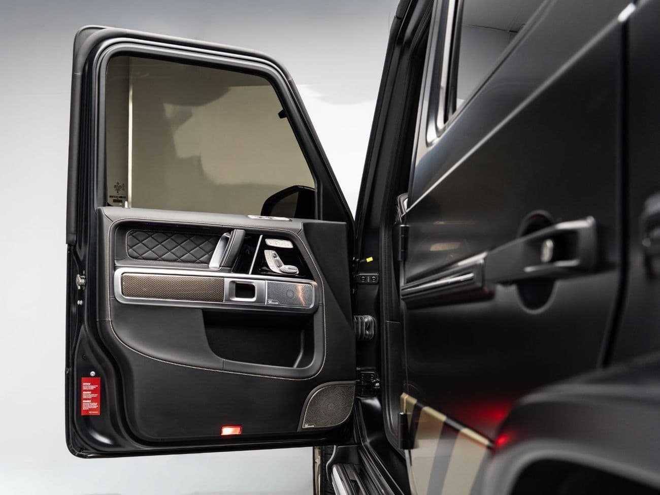 2024 Mercedes Benz G63 AMG STANDARD thumbnail 7