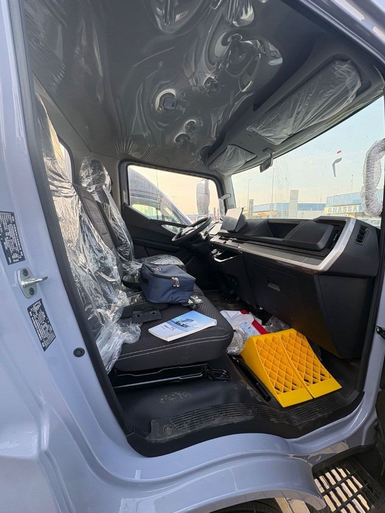 2025 BYD T5 thumbnail 6