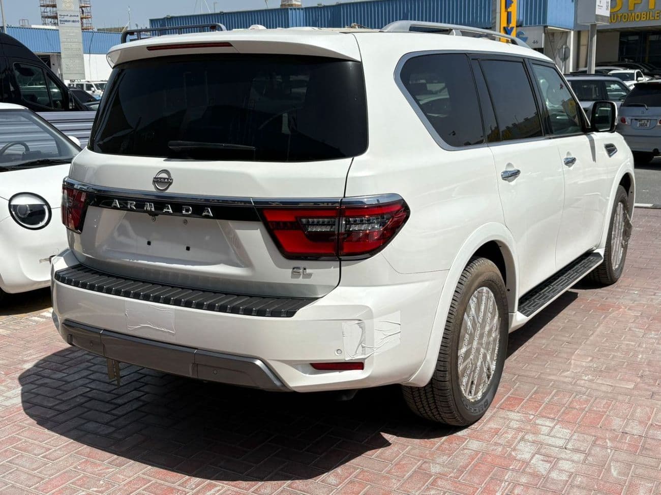 2024 Nissan Armada SL thumbnail 6