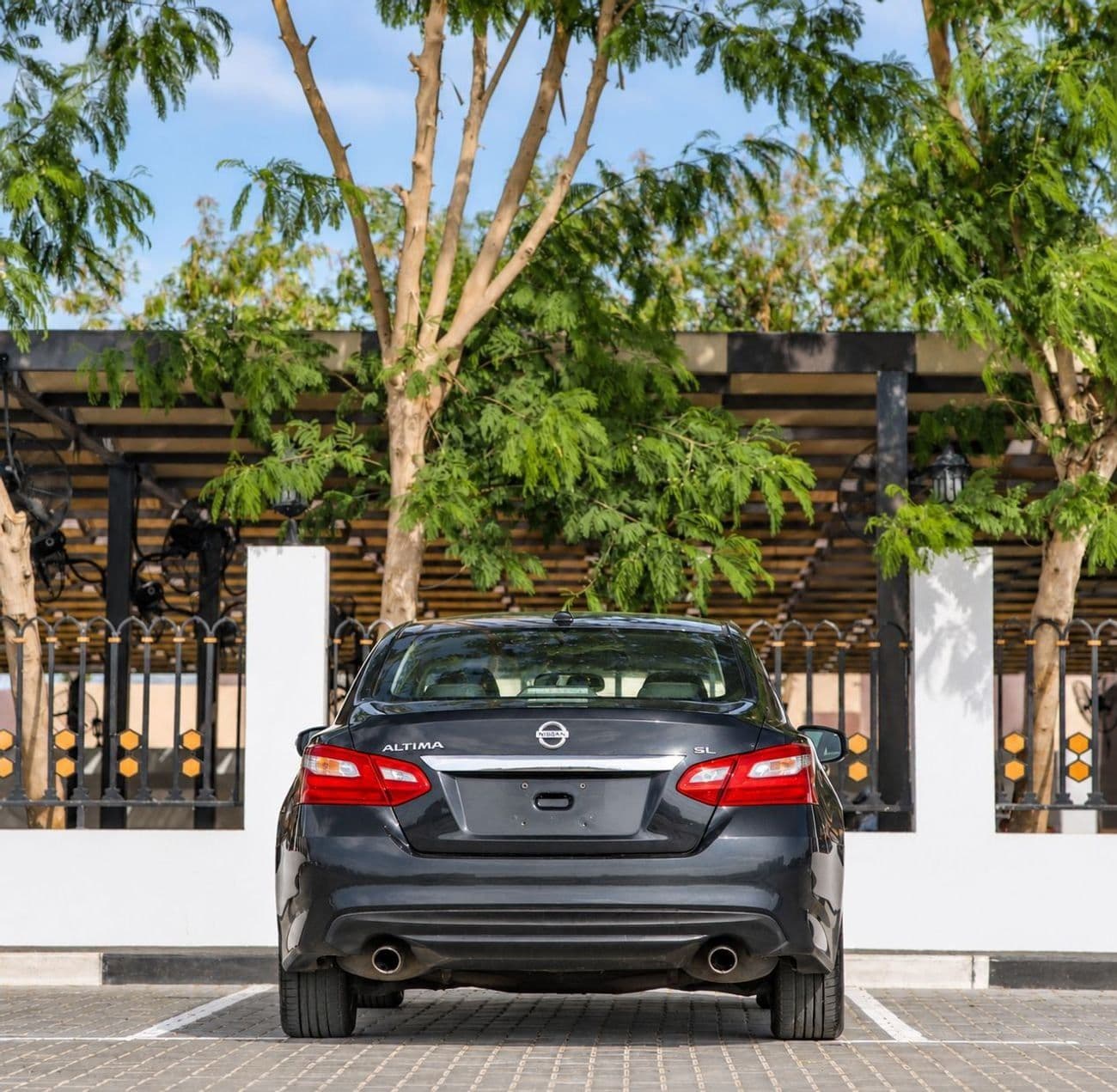 2018 Nissan Altima SV thumbnail 4