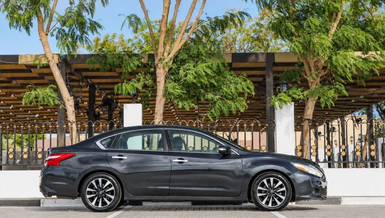 2018 Nissan Altima SV thumbnail 5