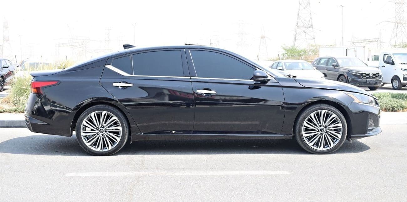 2025 Nissan Altima SV thumbnail 5