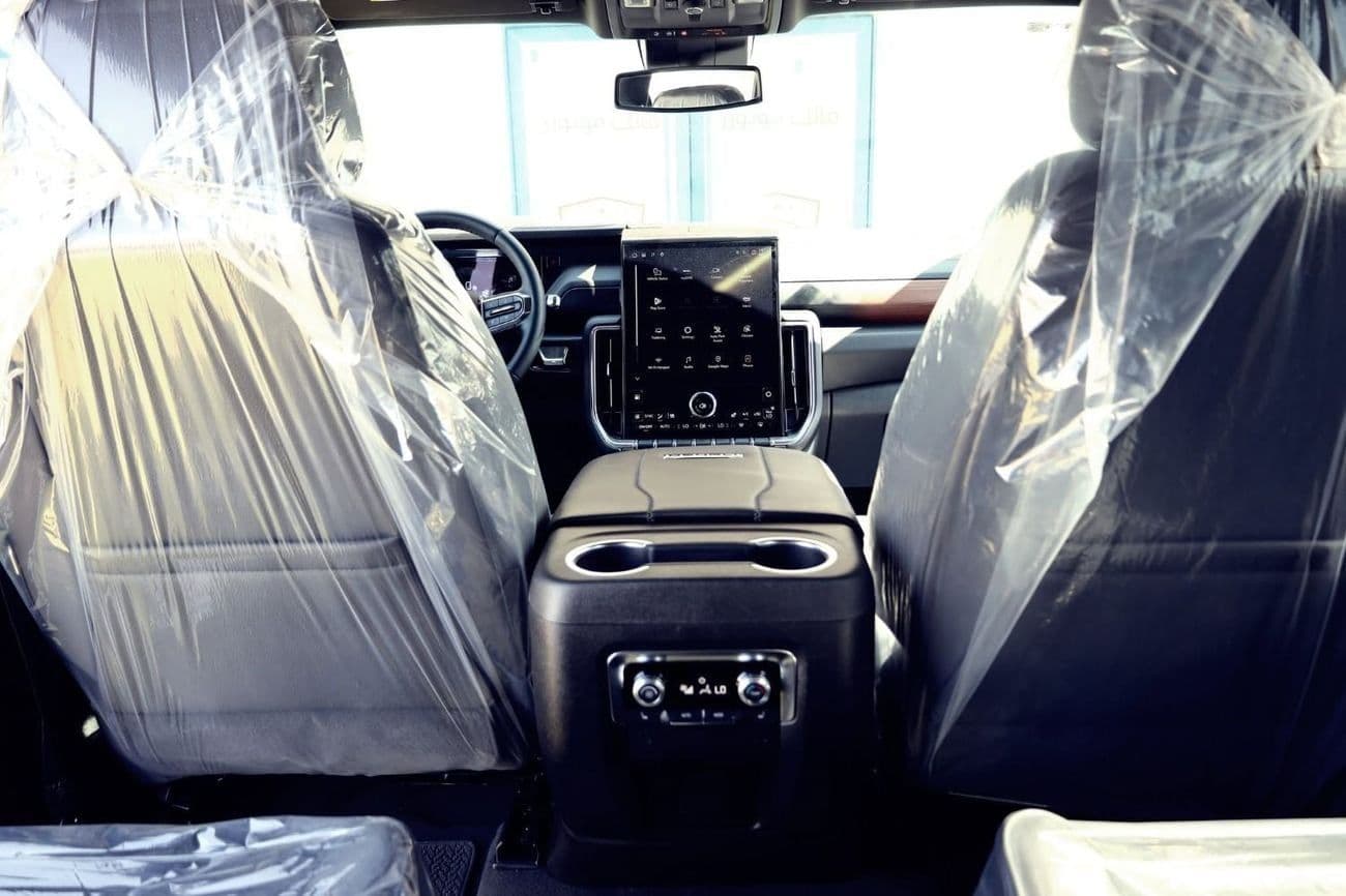 2025 GMC Yukon DENALI thumbnail 8