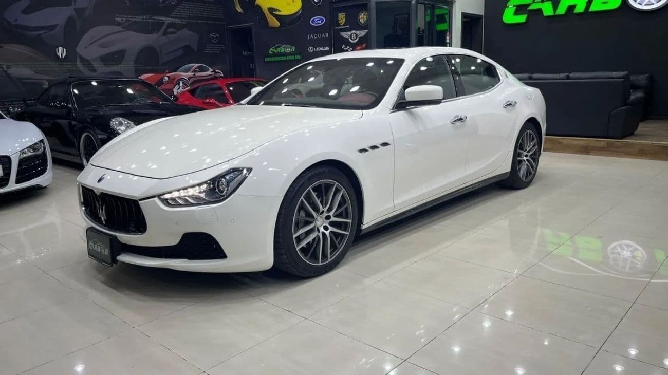 2015 Maserati Ghibli STANDARD thumbnail 5