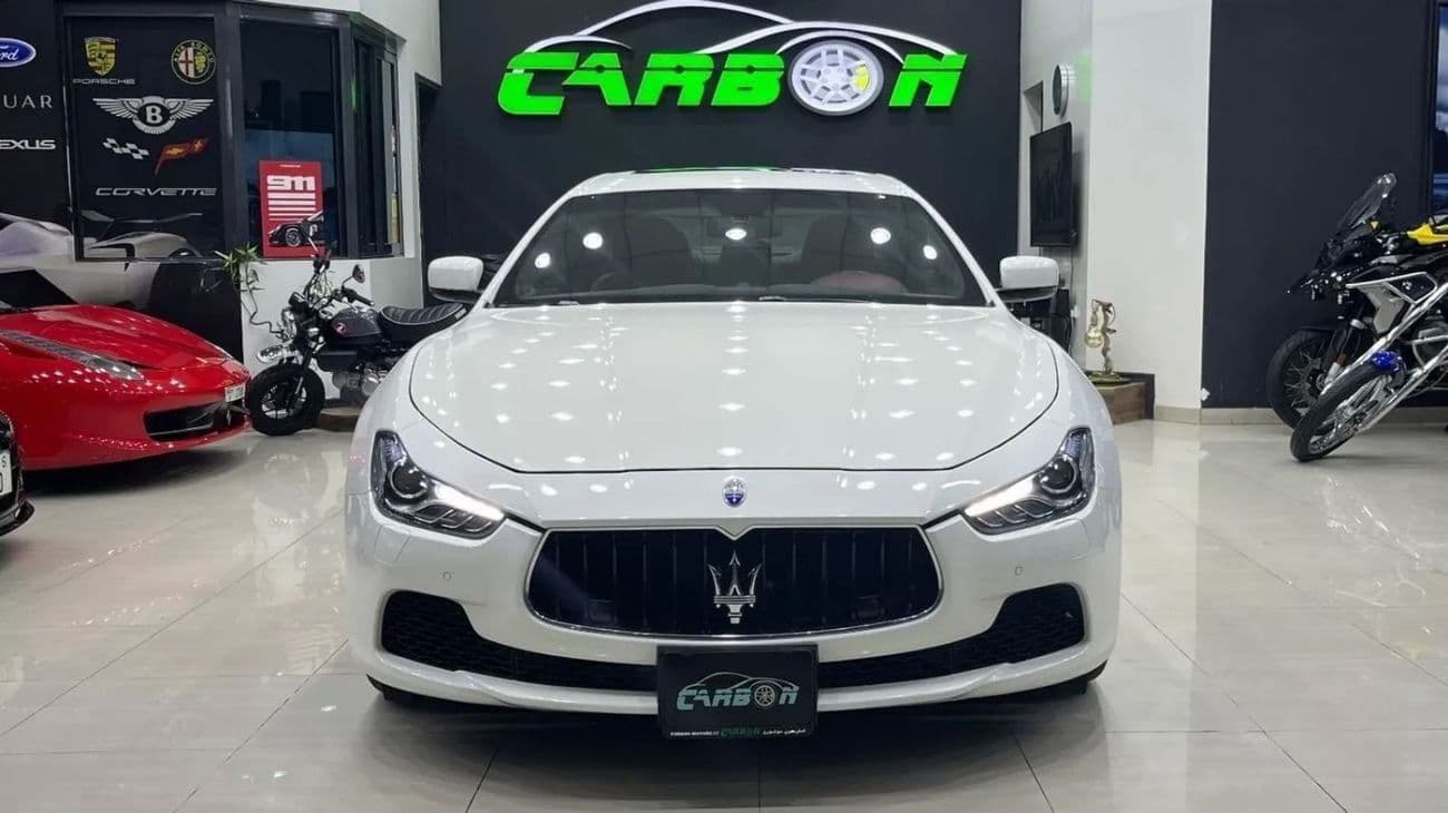 2015 Maserati Ghibli STANDARD thumbnail 2