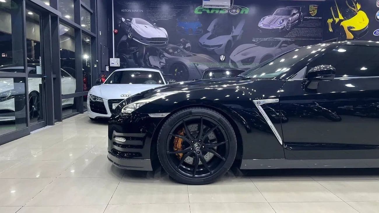 2015 Nissan GT R BLACK EDITION thumbnail 5