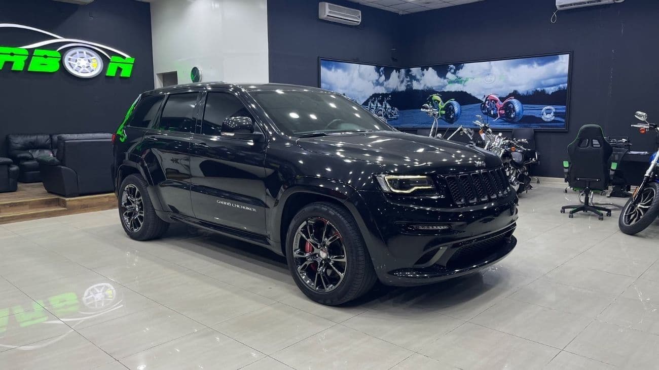 2016 Jeep Grand Cherokee SRT thumbnail 4