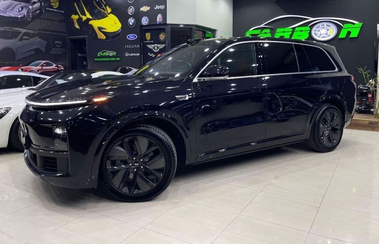 2025 Li Auto L9 ULTRA thumbnail 3