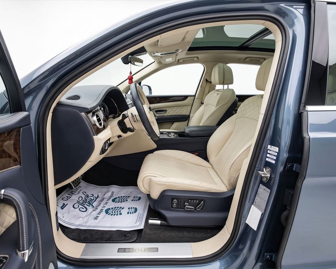 2017 Bentley Bentayga SIGNATURE thumbnail 8