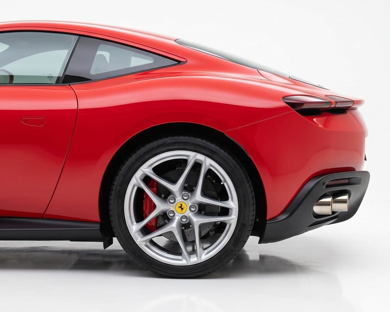2021 Ferrari Roma STANDARD thumbnail 5