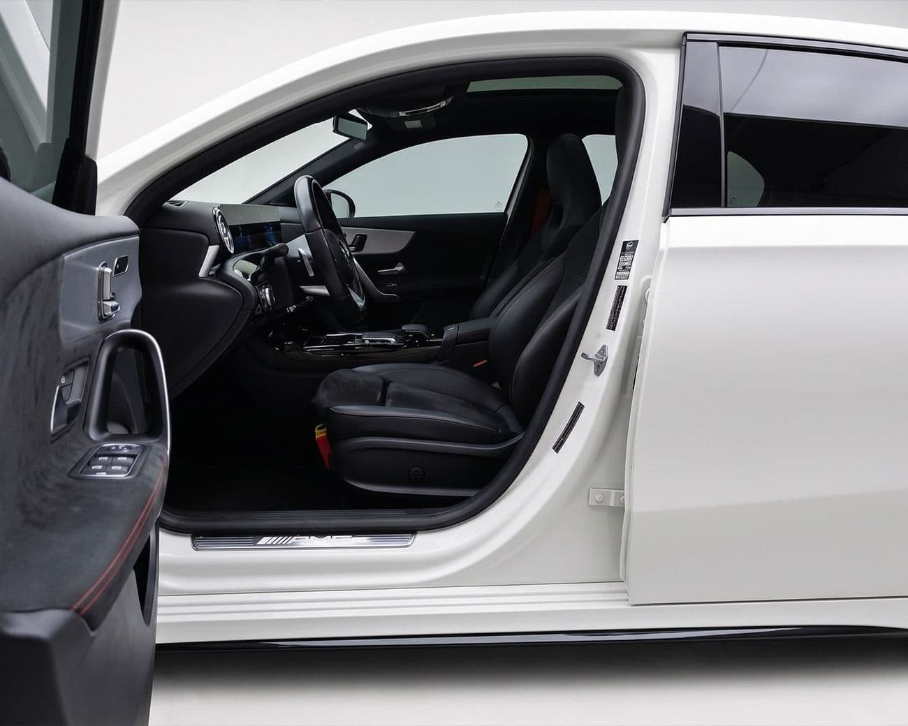 2020 Mercedes Benz A35 AMG 4MATIC thumbnail 8