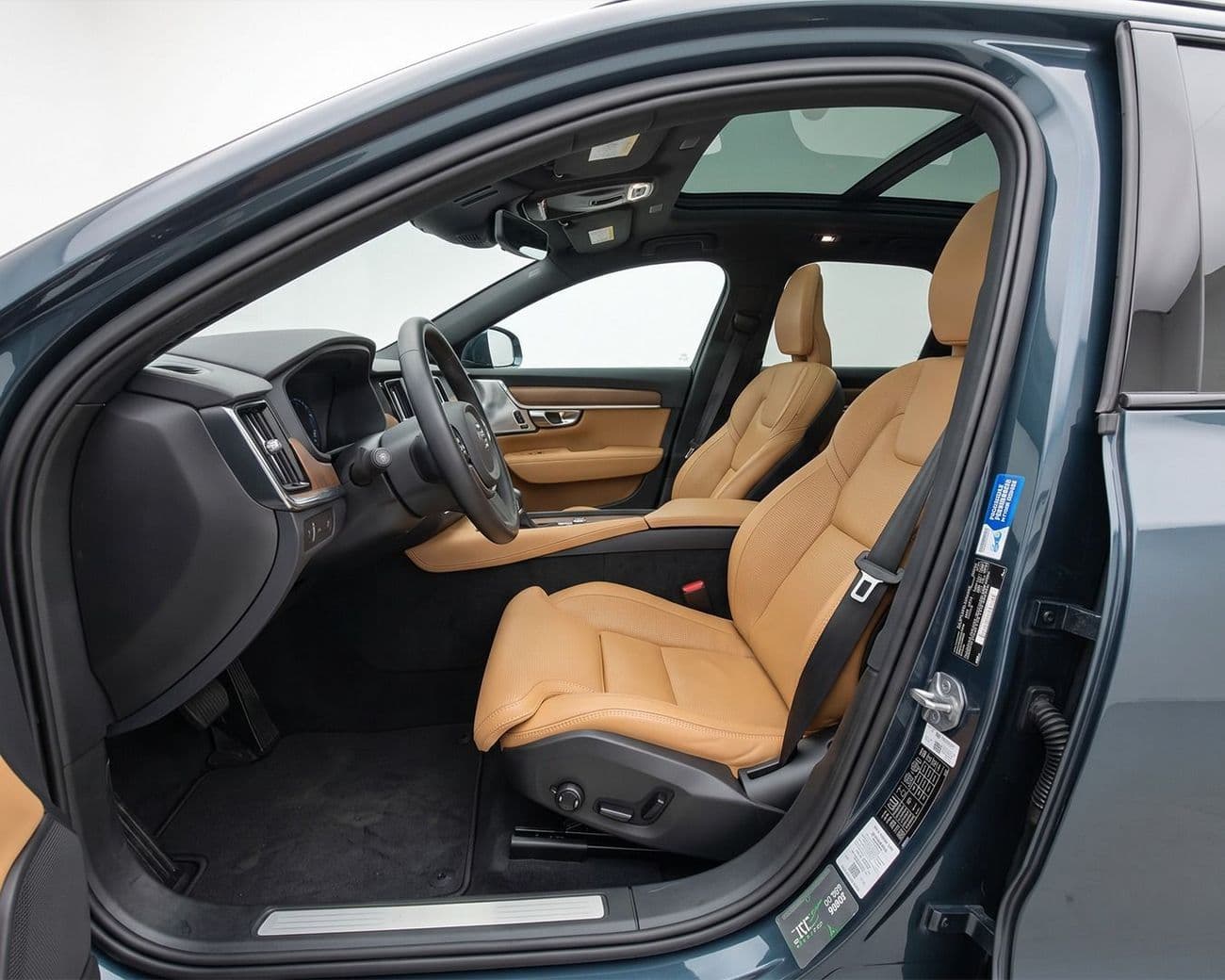 2024 Volvo XC60 ULTIMATE DARK thumbnail 8