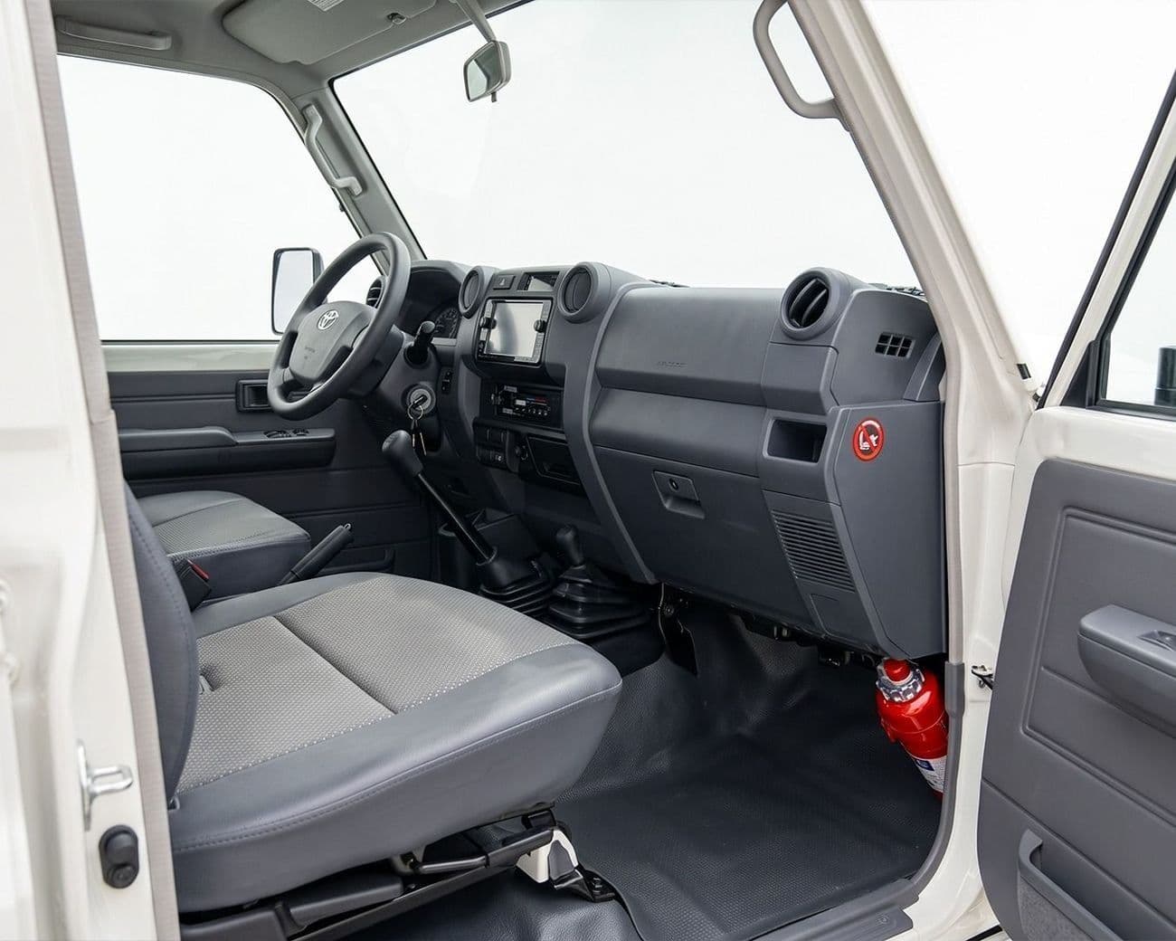 2026 Toyota Land Cruiser 70 Standard Single Cabin thumbnail 8