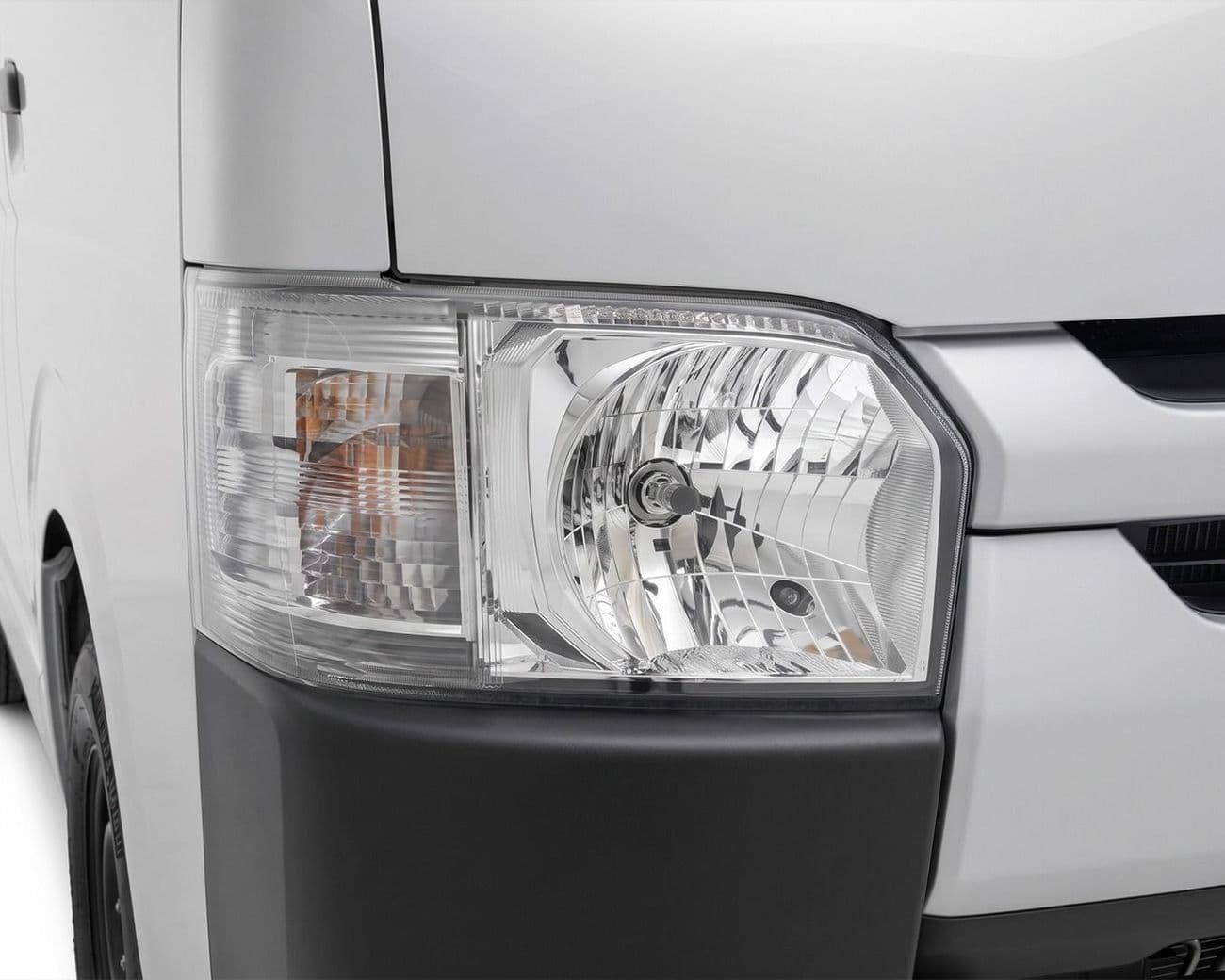 2026 Toyota Hiace thumbnail 5