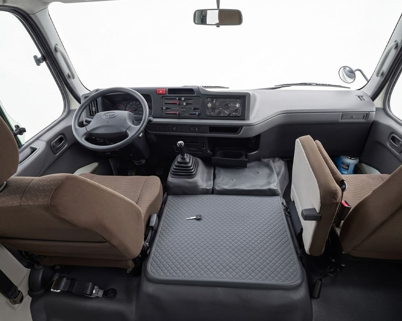 2026 Toyota Coaster thumbnail 8