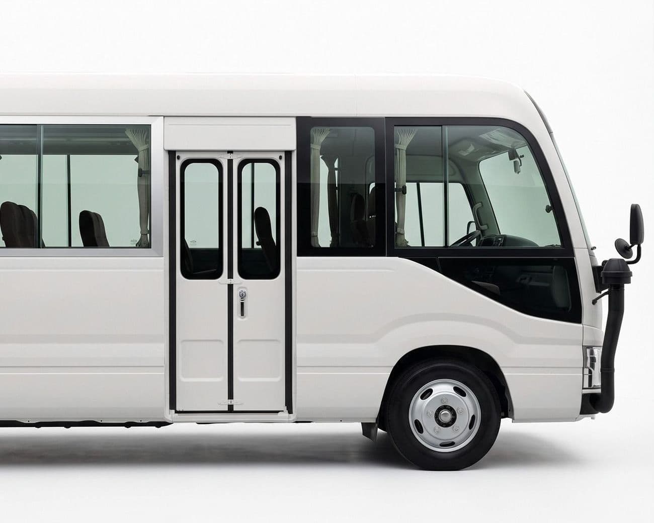 2026 Toyota Coaster thumbnail 5
